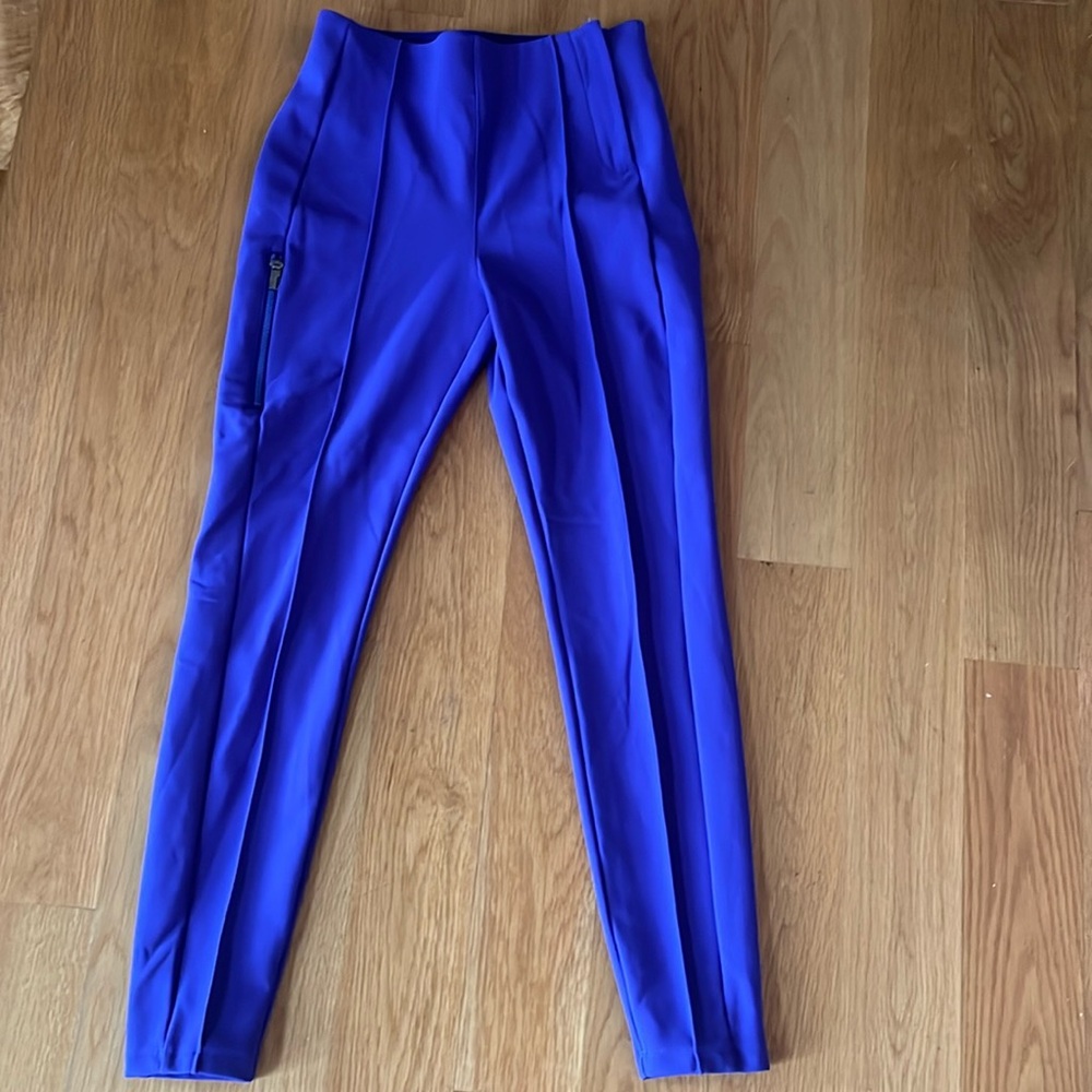 Grape Glacier Pant Athleta Sz4 Mint condition Side Zip. Elastic waist zip pocket